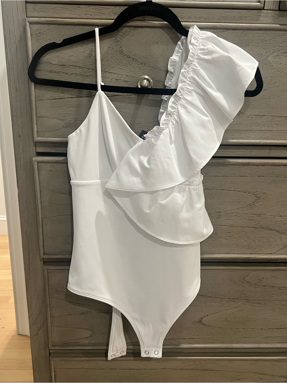 Express White  Ruffle Bodysuit - Picture 3 of 3